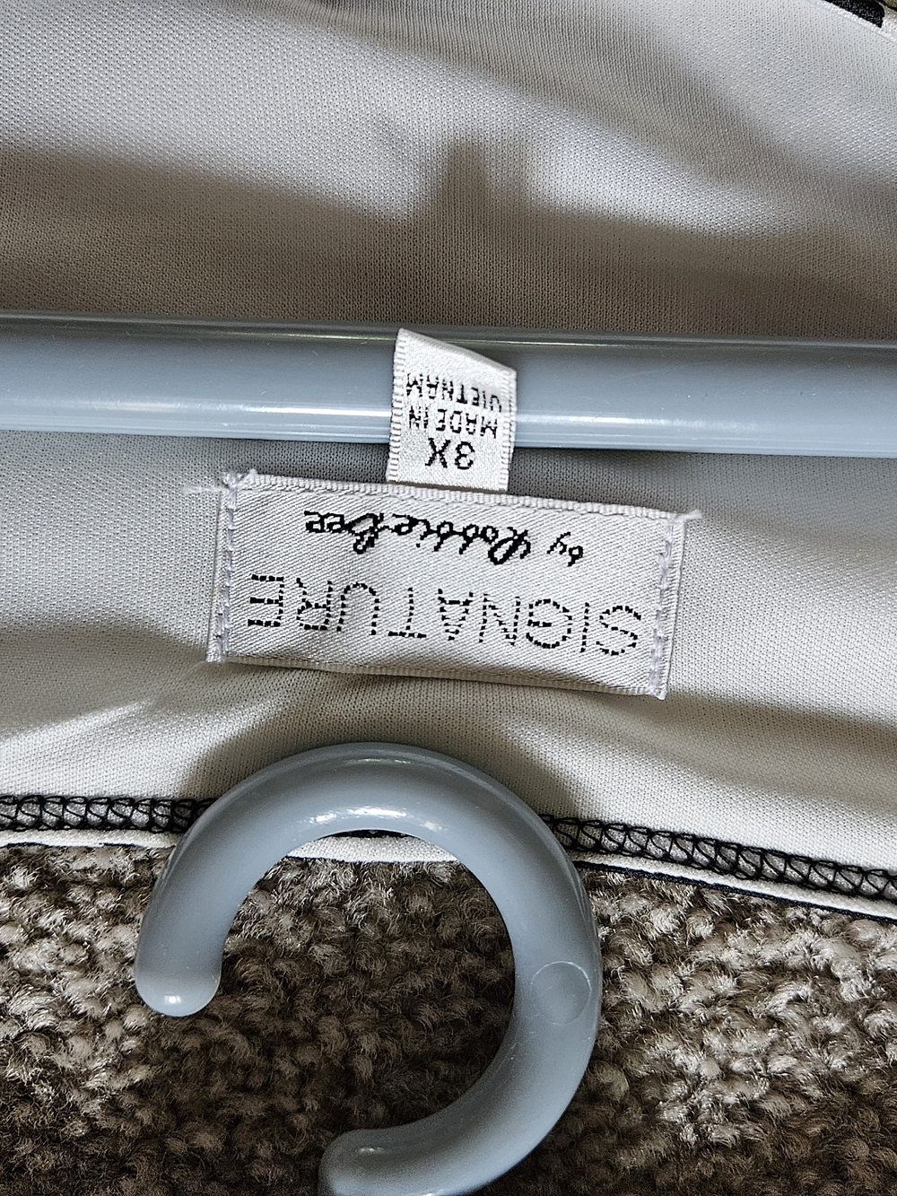 SIGNATURE by Robbie Bee White And Black Printed Dress With Tags.